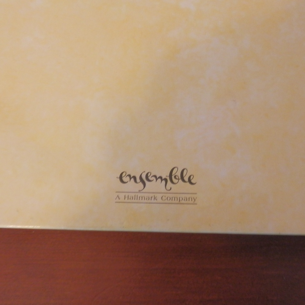 HALLMARK Ensemble Note Card Set - Picture 3 of 3